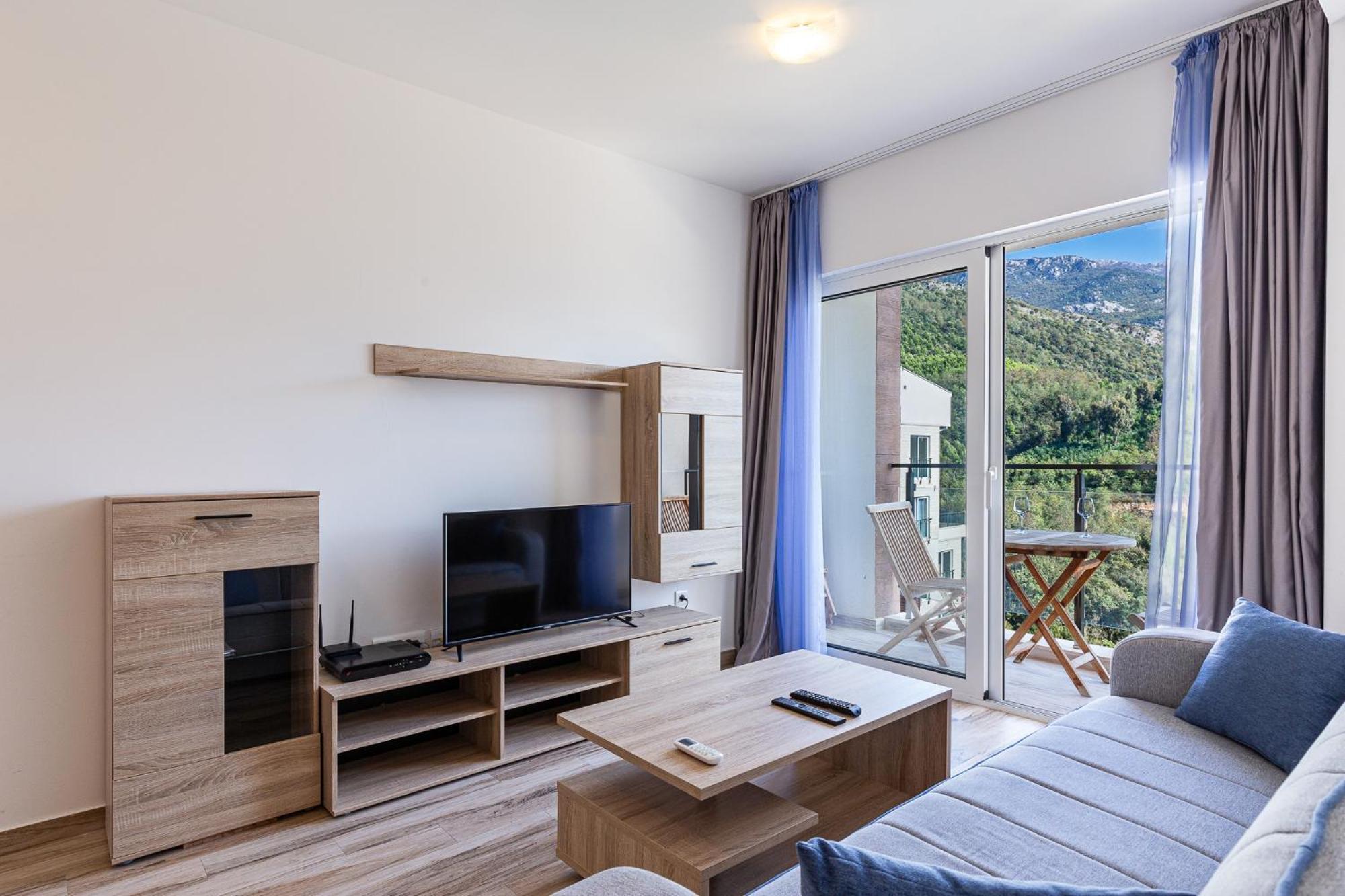Sunny Side Wellness Resort & Spa Budva Exterior photo